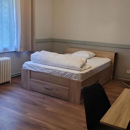 Keli Villa Poitiers Buitenkant foto